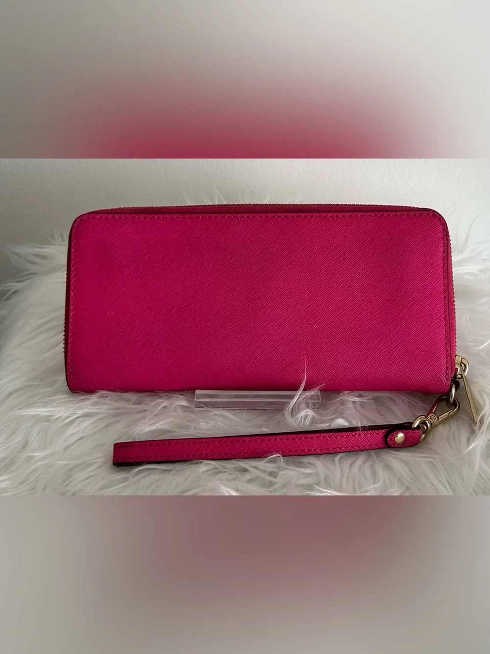 Michael Kors Jet Set Travel Hot Pink Saffiano Leather Zip Around Wristlet Wallet